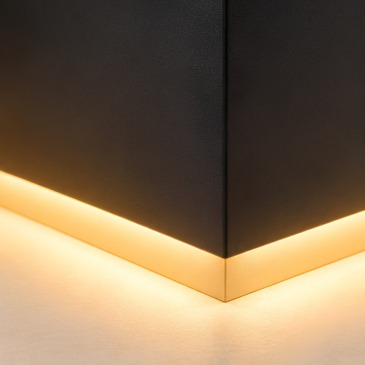 ILLUMINATED SQUARE OUTDOOR PLANTER SET