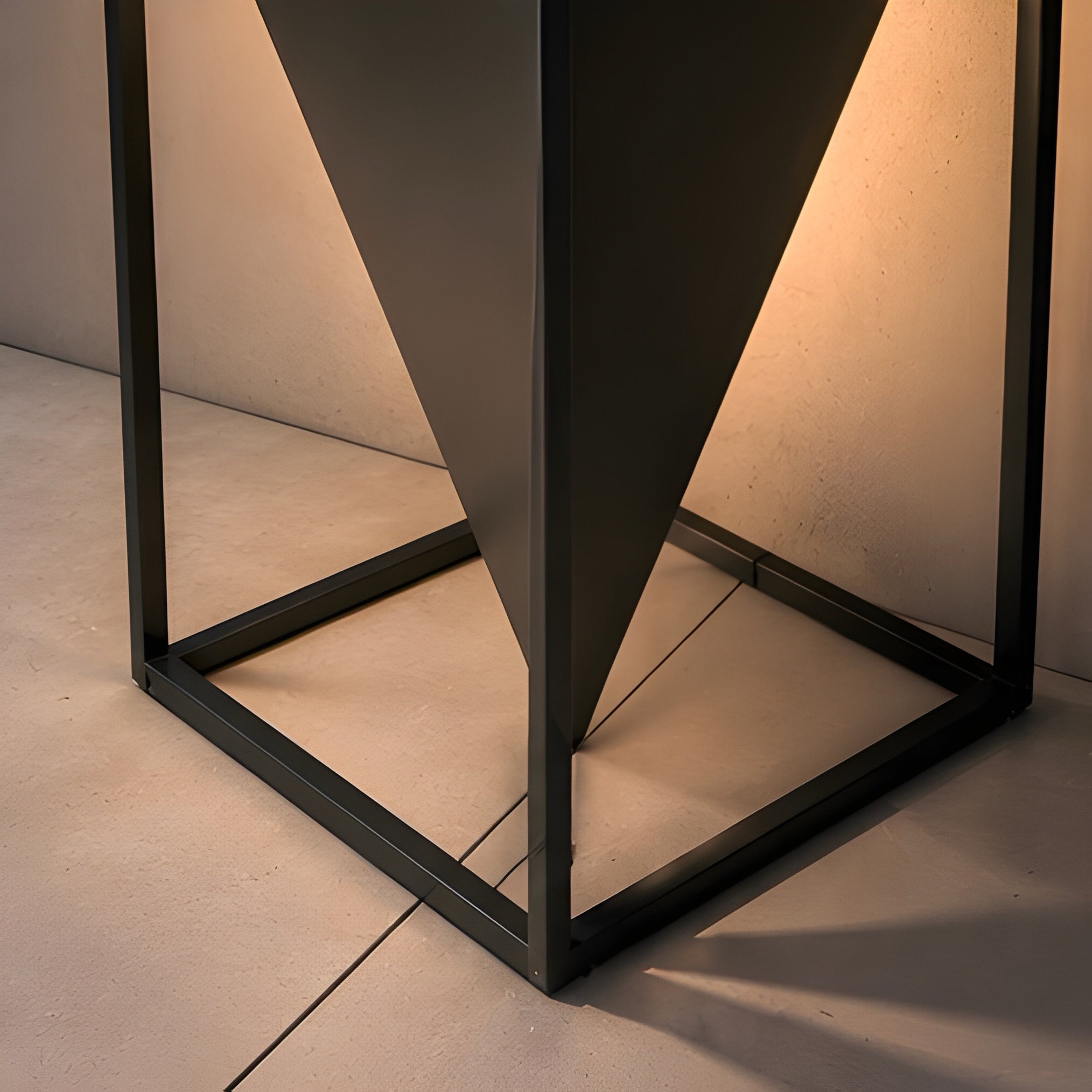 Apex Illume Geometric Planter