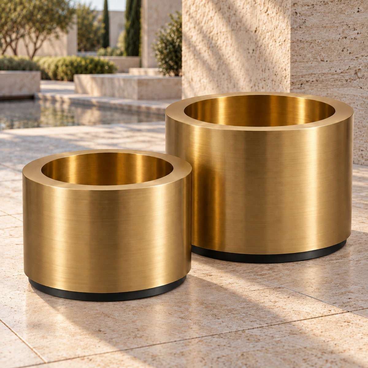 BRUSHED GOLD CYLINDRICAL PLANTER SET