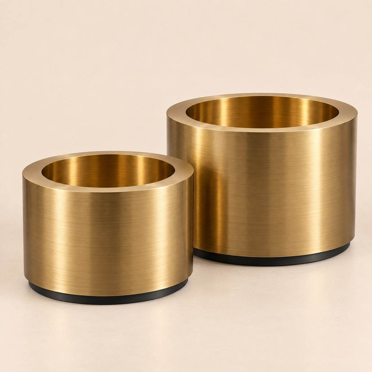 BRUSHED GOLD CYLINDRICAL PLANTER SET