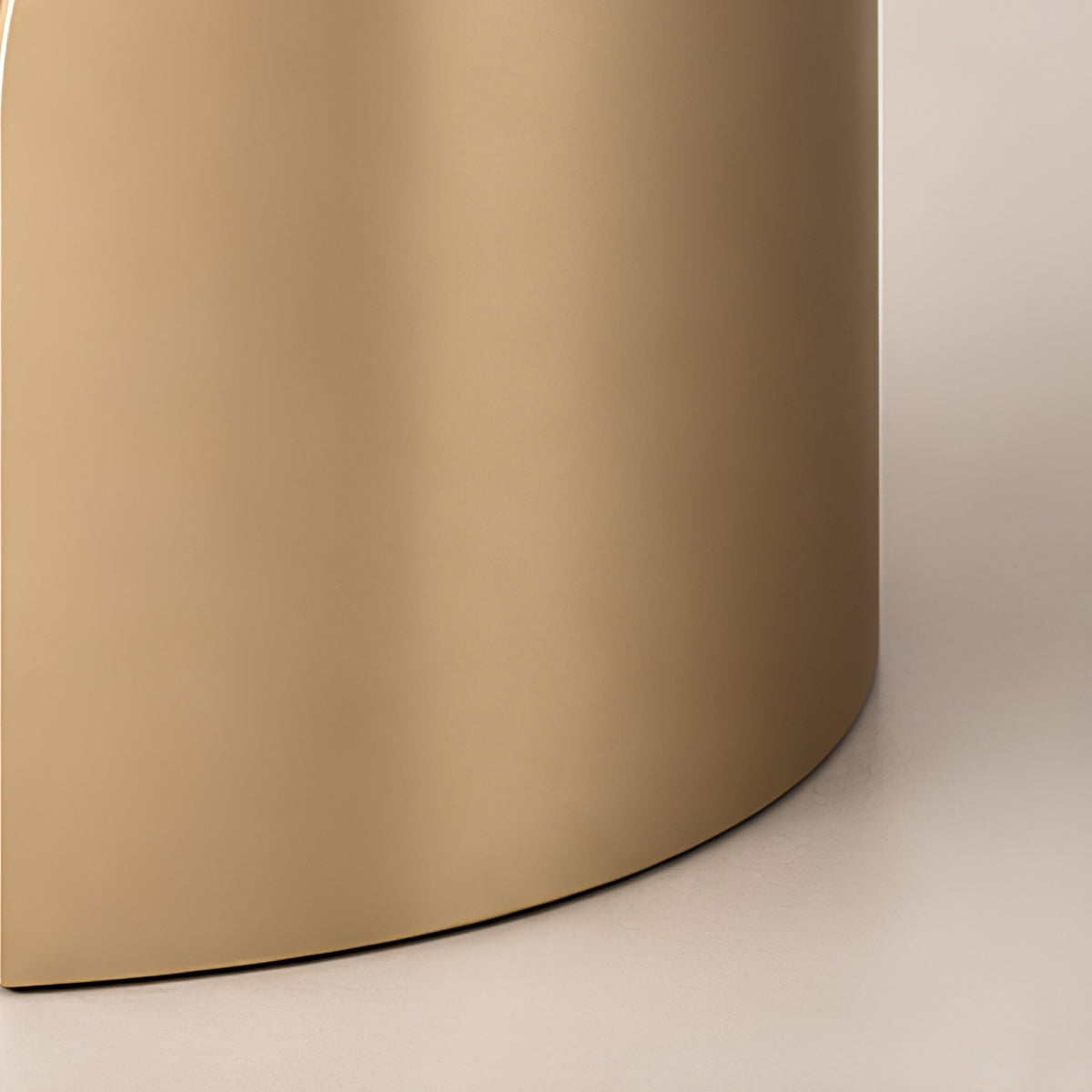 CURVED ACCENT SIDE TABLE