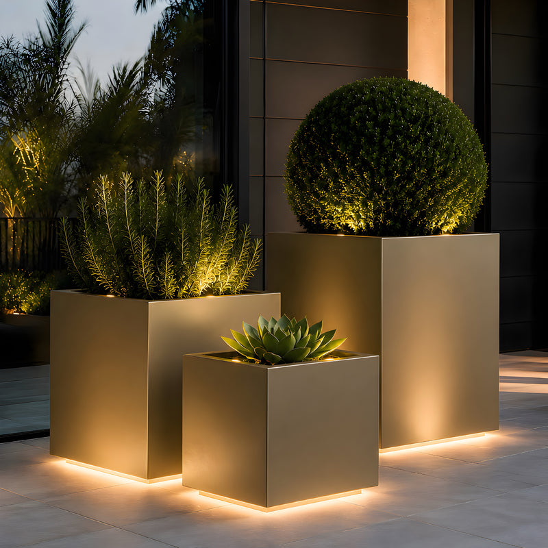 LIGHTING OUTDOOR PLANTER