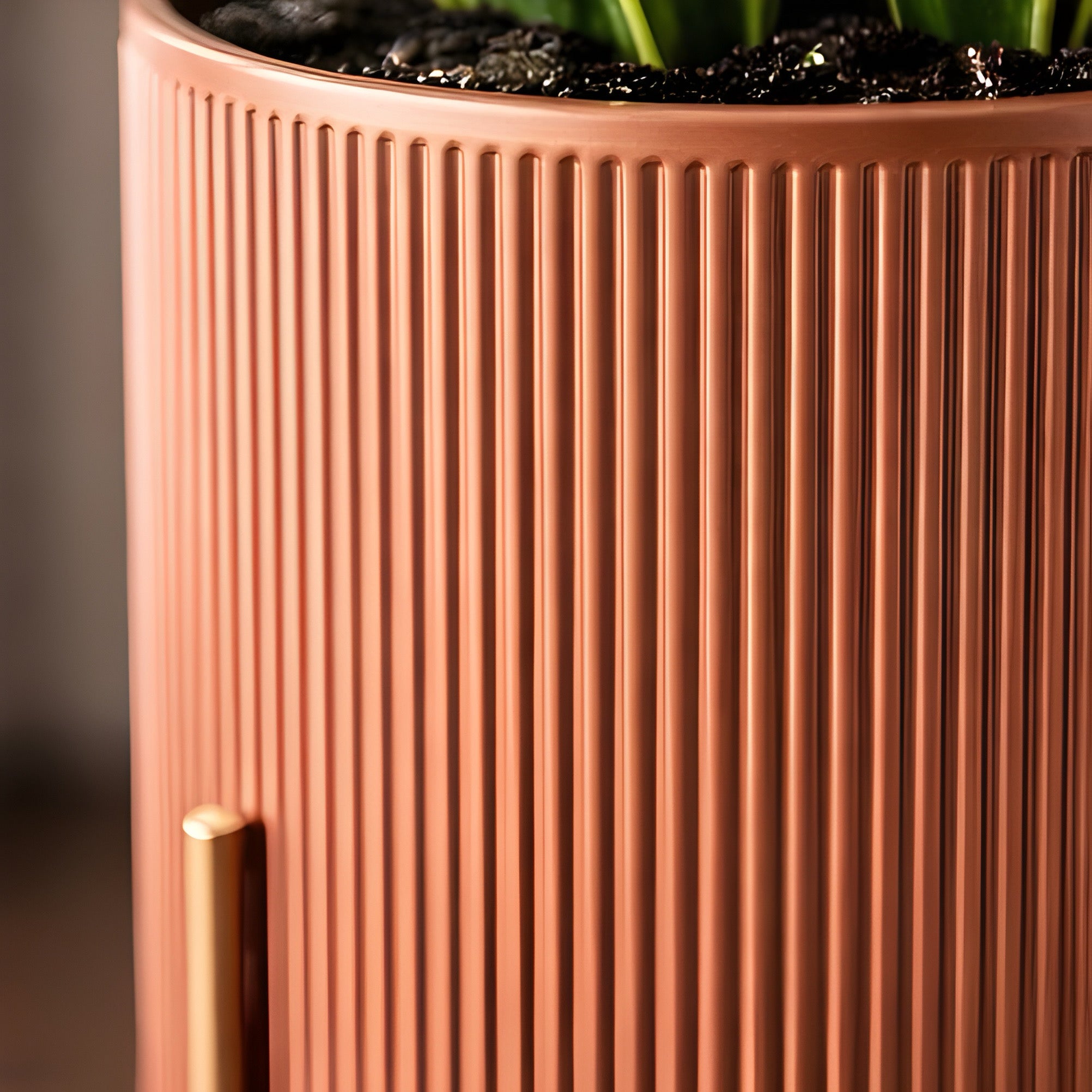 Modern Ridge Planter with Stand