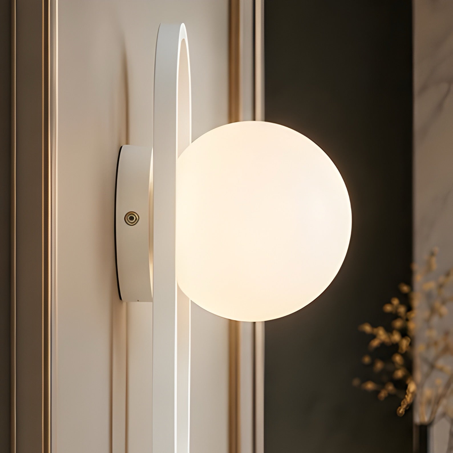Halo Loop Wall Lamp