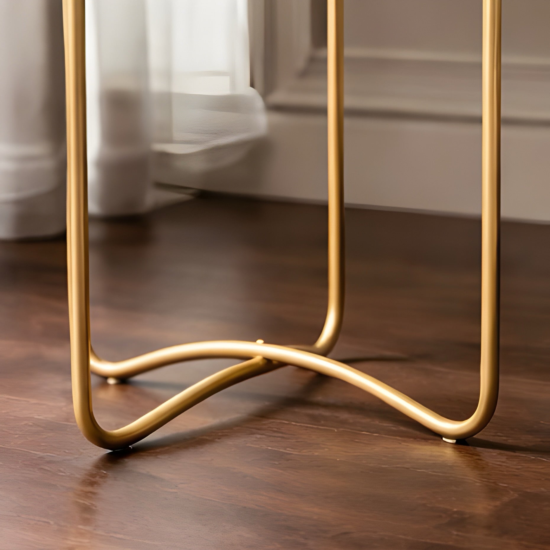 Modern Ridge Planter with Stand