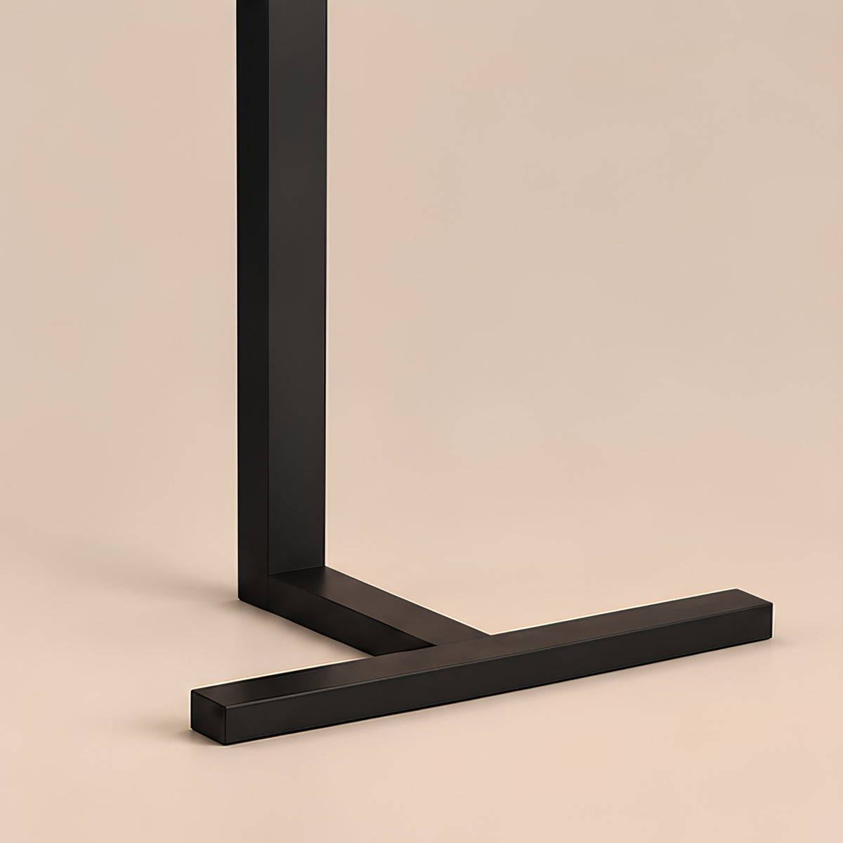 C-SHAPE FLOOR LAMP