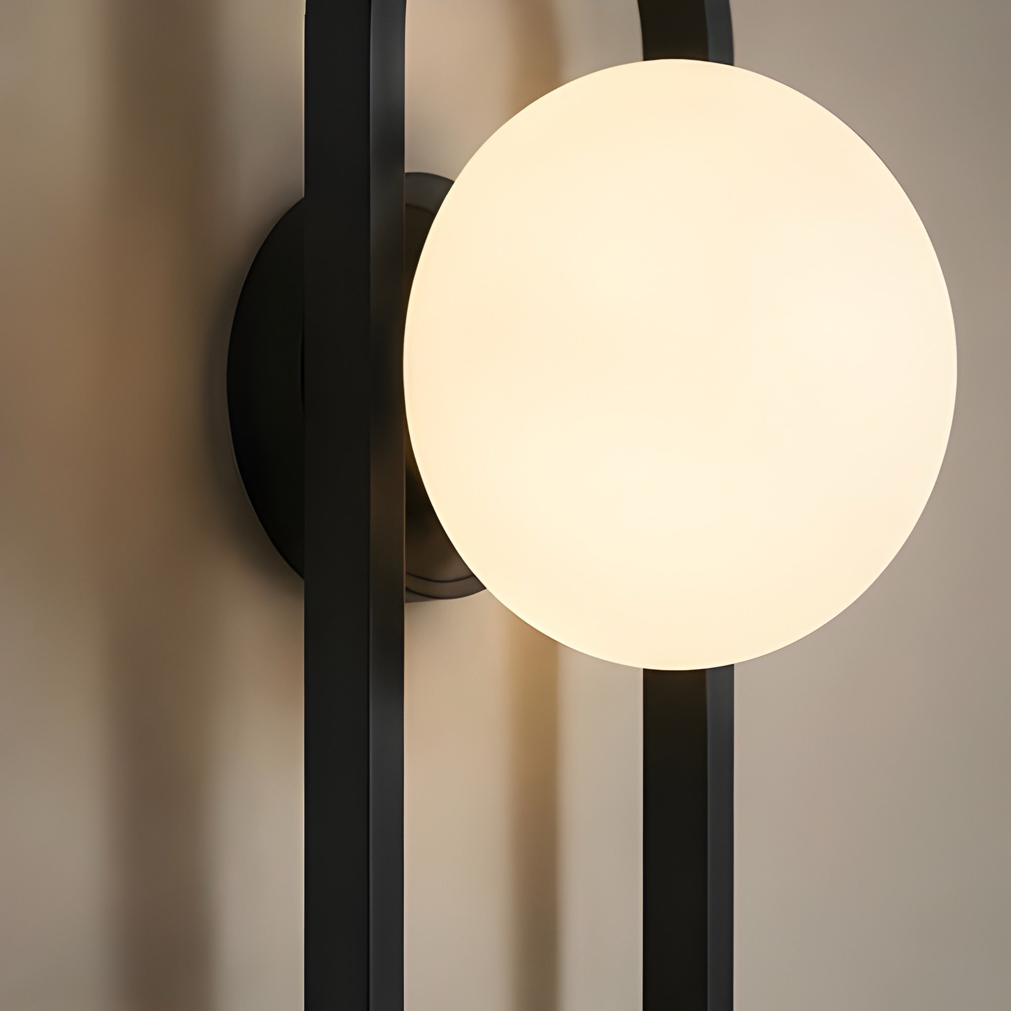 Halo Loop Wall Lamp