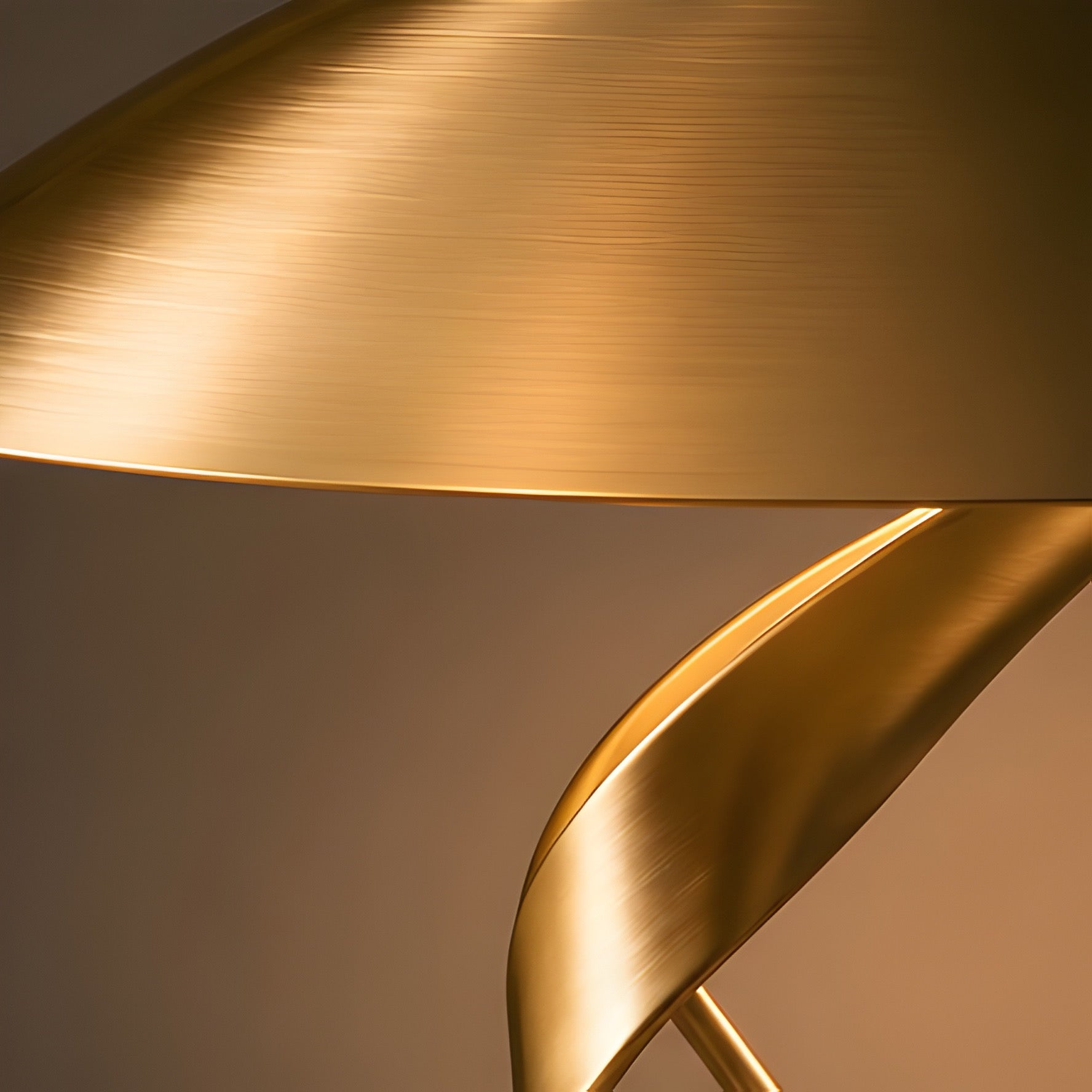 Halo Twist Lamp