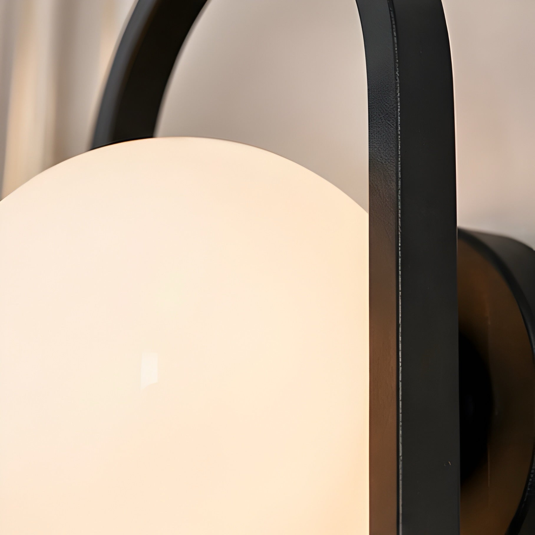 Halo Loop Wall Lamp