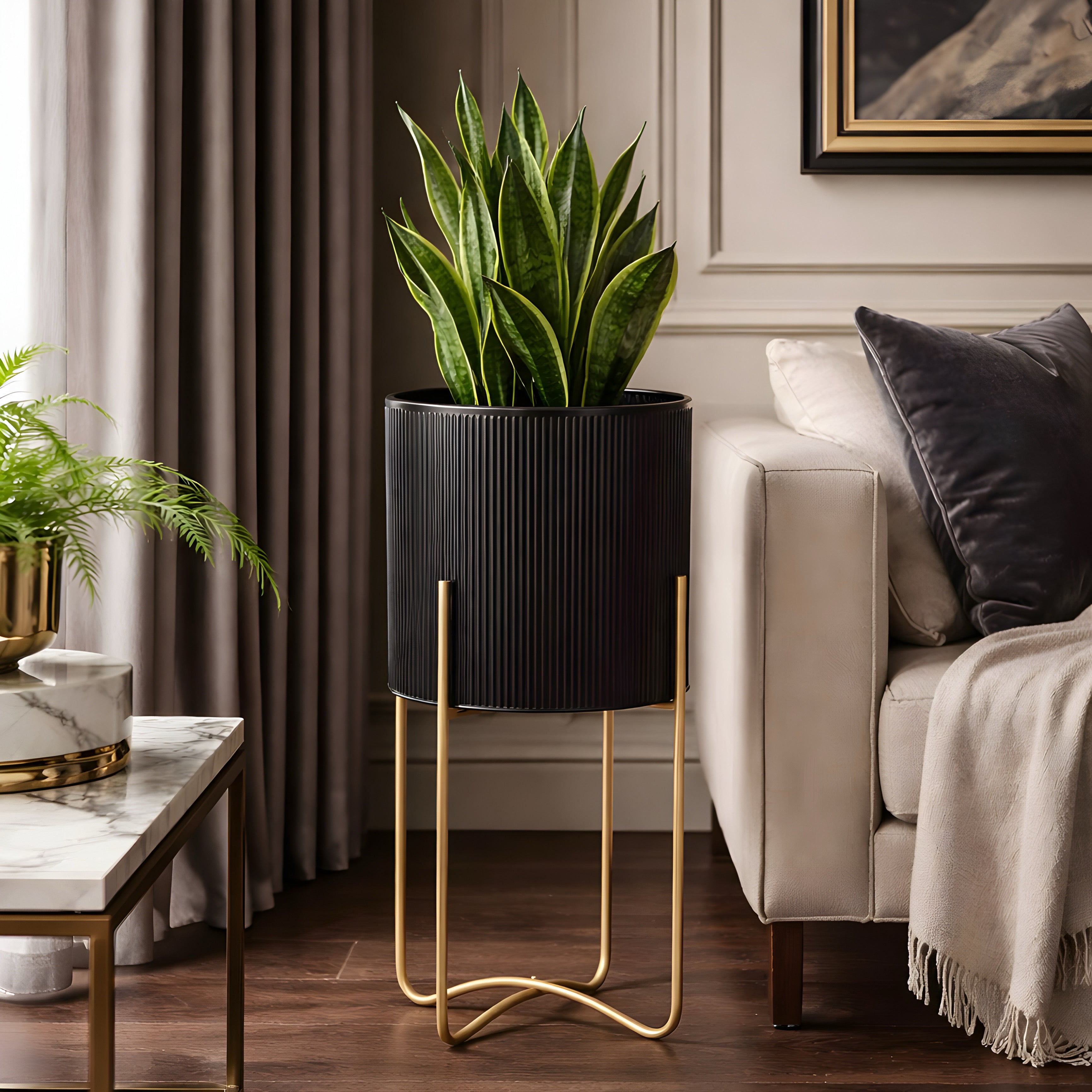 Modern Ridge Planter with Stand