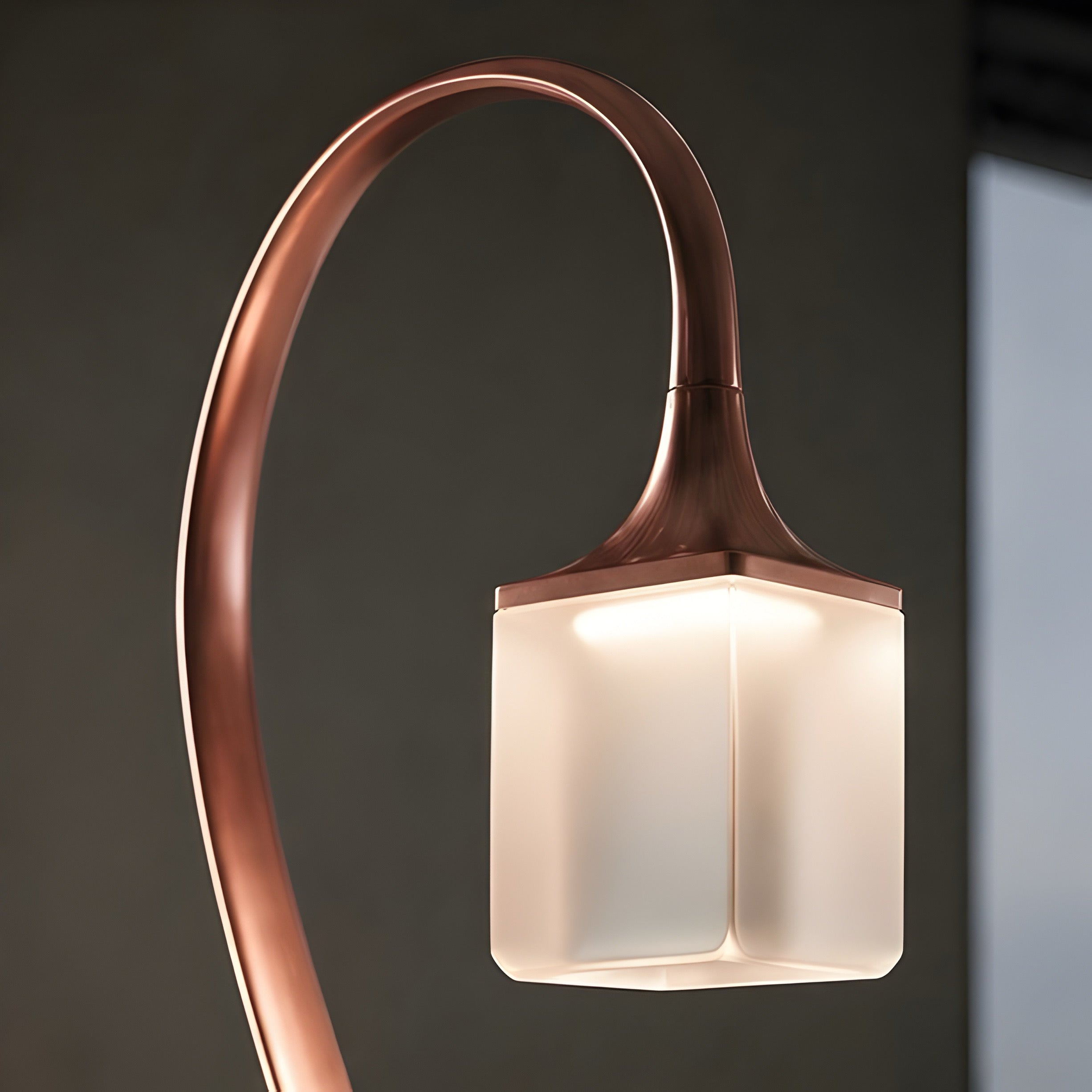 Curve Floor Lamp