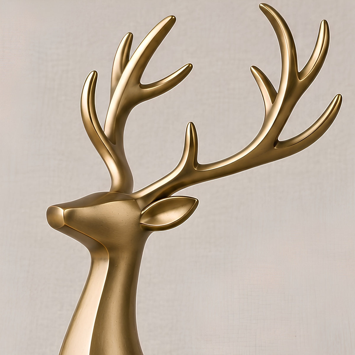 ELEGANT DEER DECORATIVE SCULPTURE