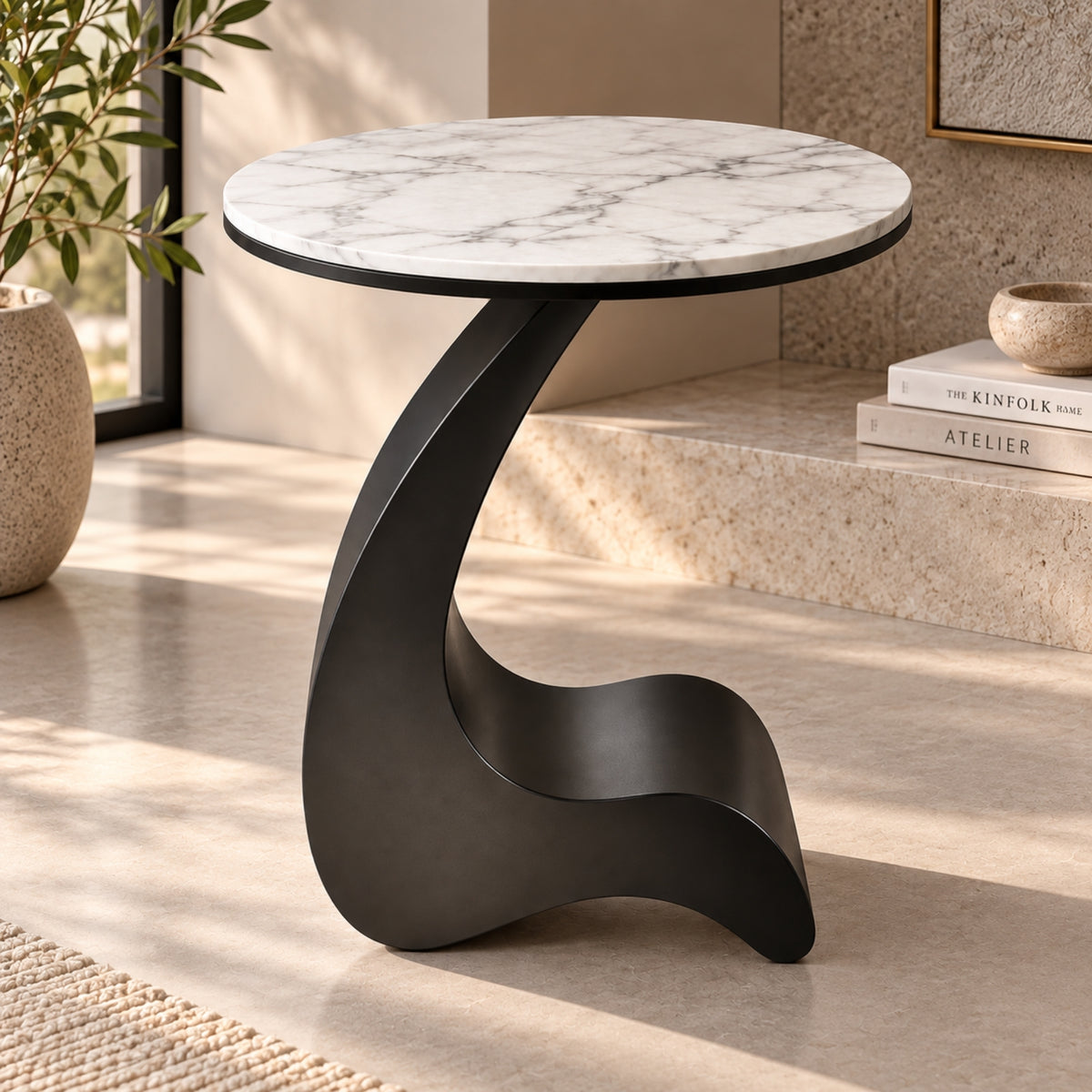 SCULPTURAL BLACK CURVED SIDE TABLE