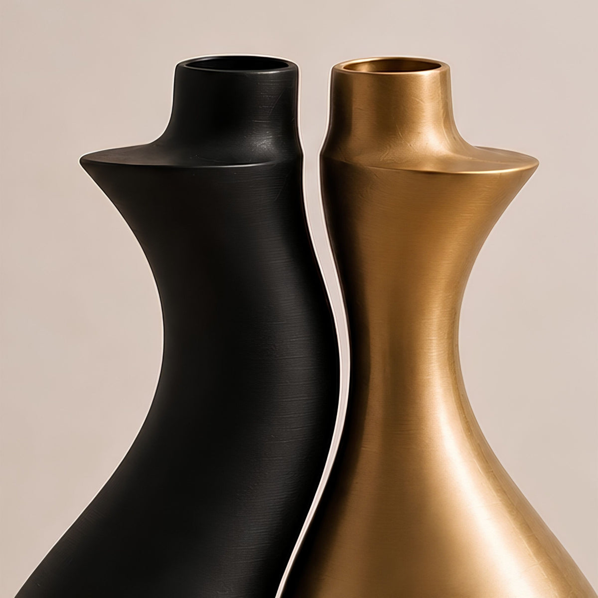 CURVED METAL VASE SET