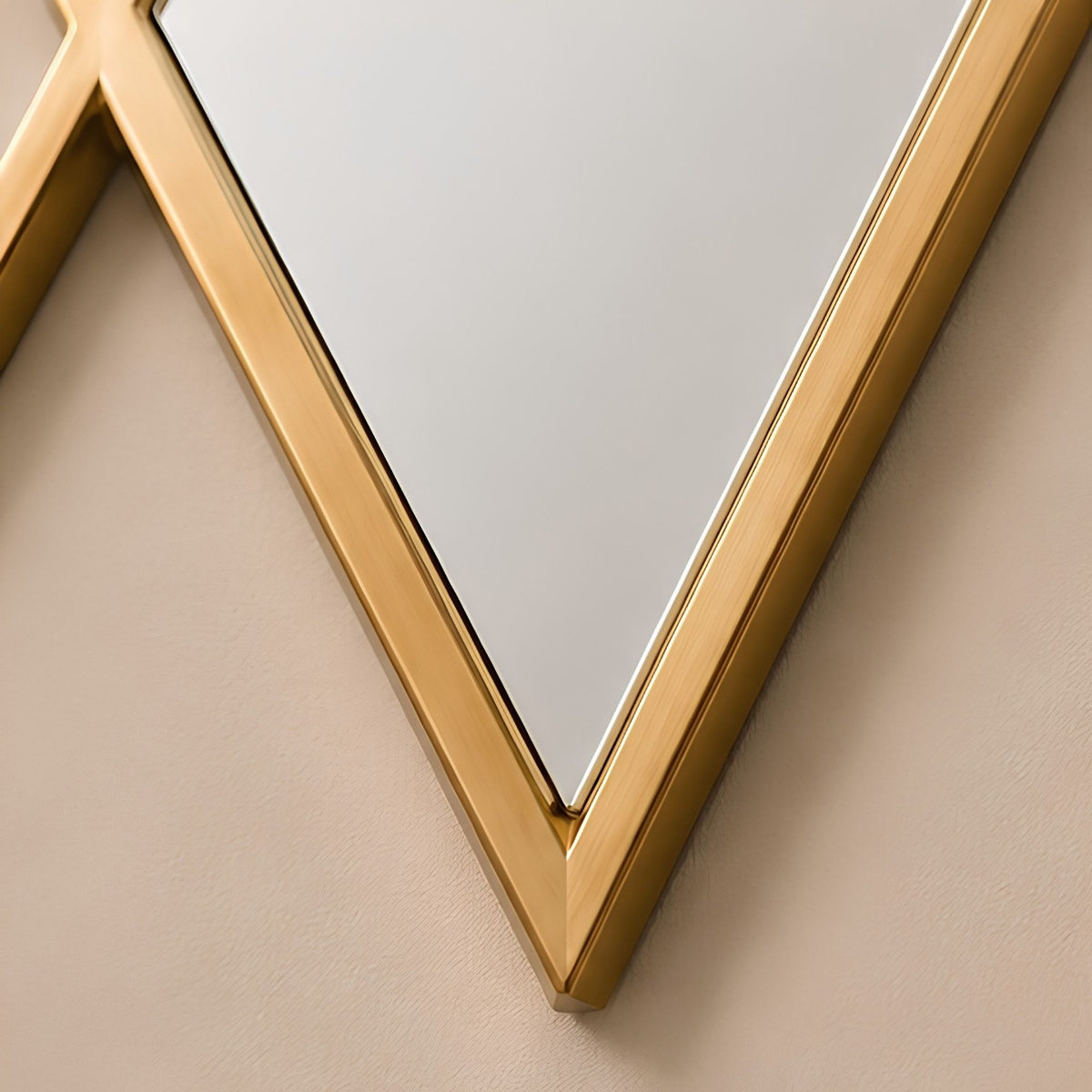 DECORATIVE WALL MIRROR