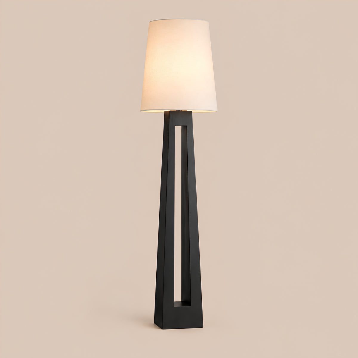 OPEN-FRAME FLOOR LAMP